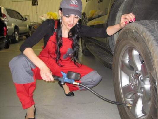 какое давление должно быть в шинах легкового