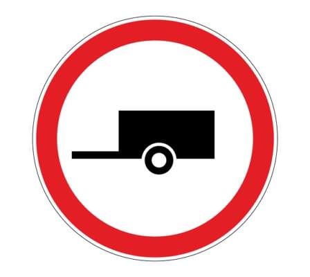 Знак 3.7. Движение с прицепом запрещено.