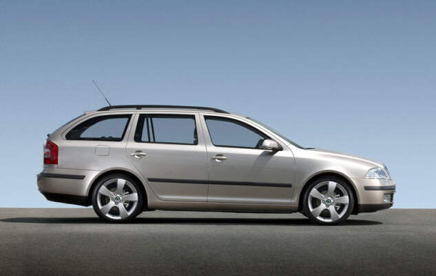 Шкода Октавия A5 универсал вид сбоку