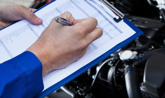 Когда нужно пройти техосмотр старой машины, после покупки в салоне, после смены владельца