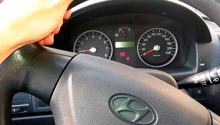 Стук при повороте руля