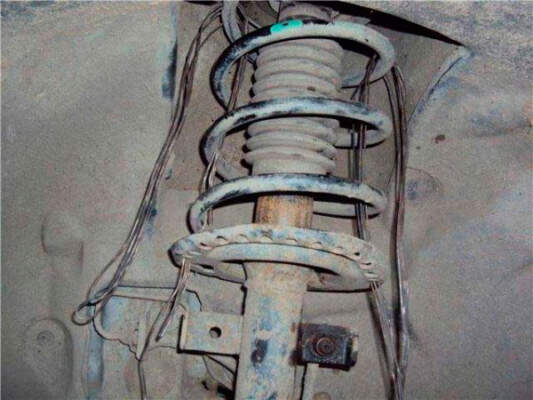 Стойка амортизатора