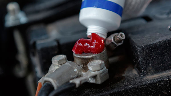 Чем смазать клеммы