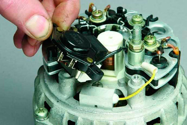 Неисправности реле регулятора