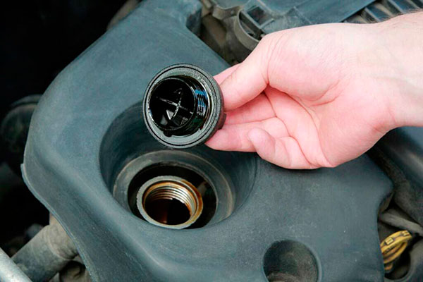 Доливка масла