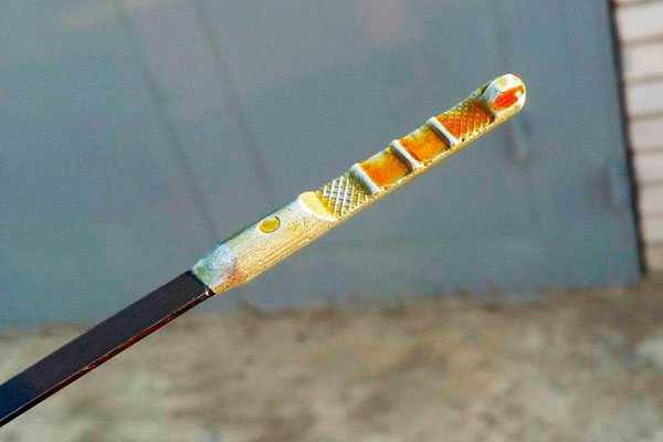 Бензин в масле меняет его вязкость, цвет и запах