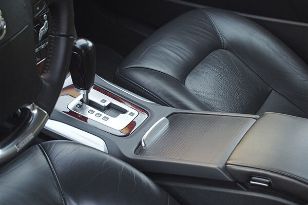 Кожаный салон автомобиля