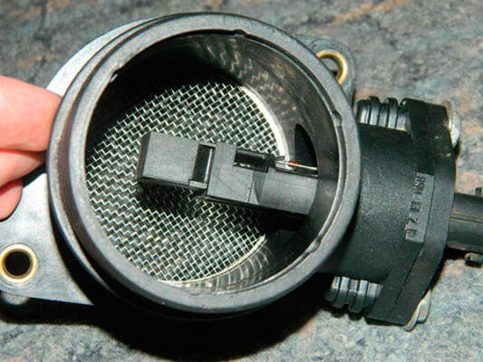 Решаем проблему плавающих оборотов на холостом ходу: причины и ремонт