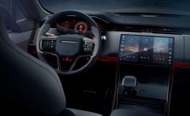 Range Rover Sport SV 2024 года