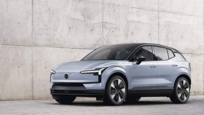 2025 Volvo EX30 - это крошечный электрический внедорожник, который является примером этики EV