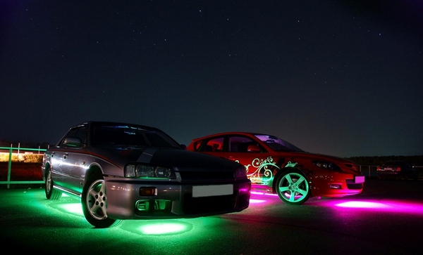 Неоновые акценты в авто: мода 2025