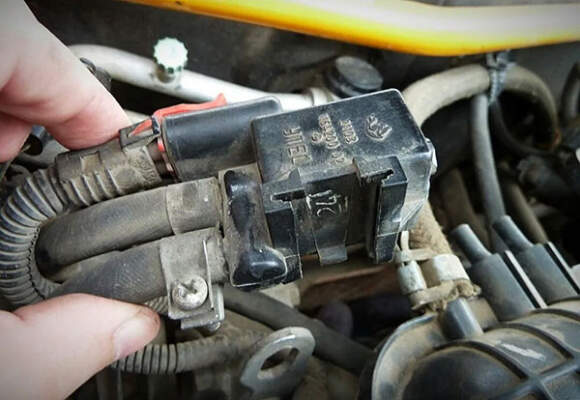 EVAP: запах бензина, ошибки P0442 / P0455 — что делать по шагам