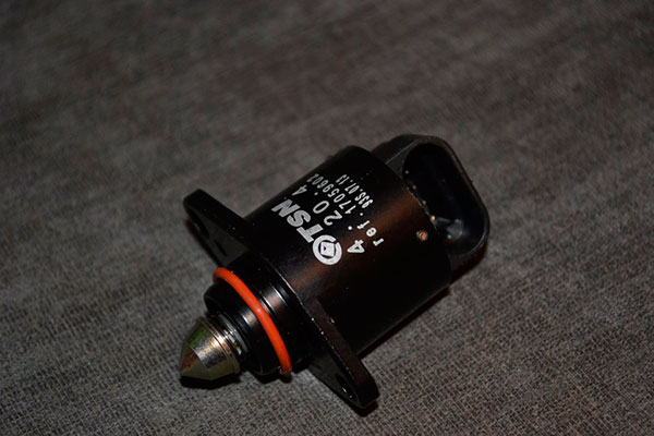 Плавают обороты двигателя на холостом ходу – причины и решение