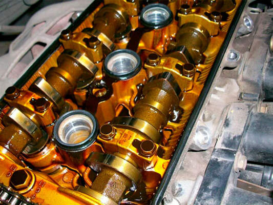 Какое масло заливать для двигателя с большим пробегом