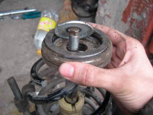 Неисправный опорный подшипник