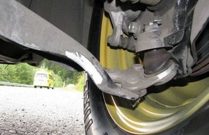 Сайлентблоки и рычаги подвески: когда менять целиком и когда достаточно перепрессовать