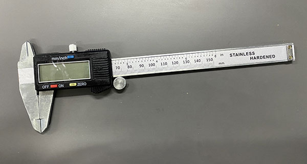 Штангенциркуль электронный