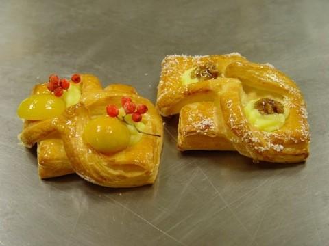 бабочка из слоеного теста