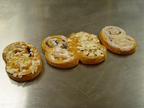 завиток из слоеного теста