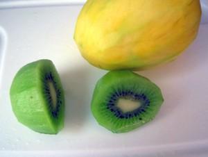 манго и киви коктейль