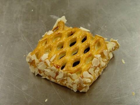 сеточка из слоеного теста