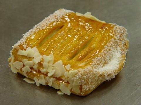 снэк из слоеного теста