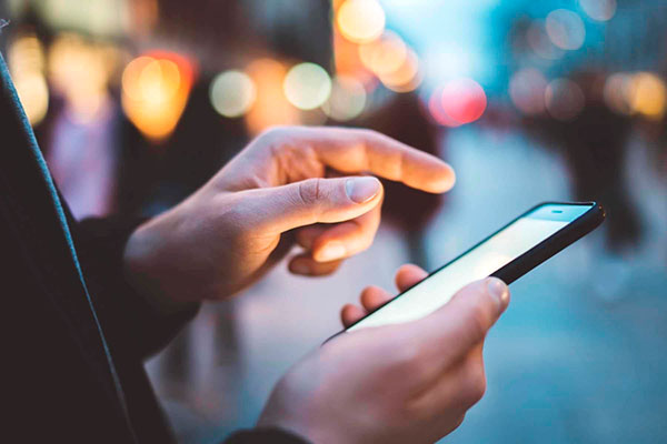 Как избежать укачивания пассажиров в машине: эргономика салона, режимы движения и практические приёмы