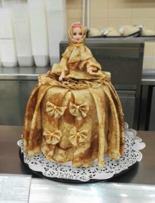 kukla v platje iz blinov