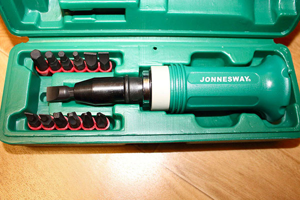 Ударная отвертка Jonnesway