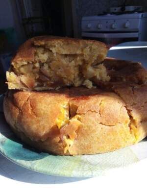 разрезанный тыквенный пирог в мультиварке