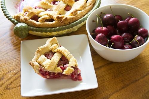 пирог из вишни и черешни