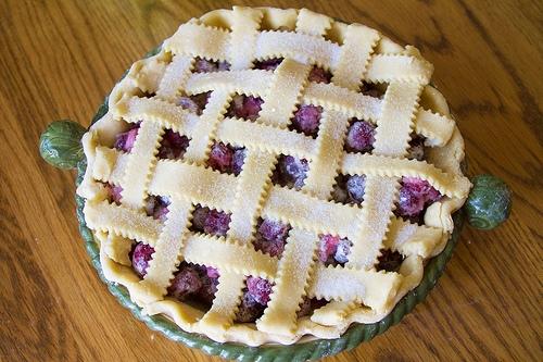 подготовленный к выпечке пирог