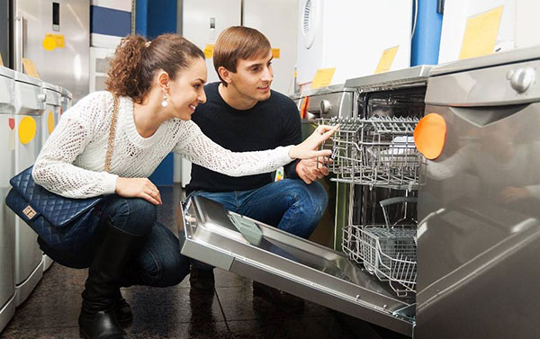 Как проверить бытовой прибор при покупке в магазине и при доставке курьером