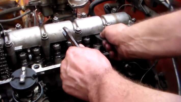 Регулировка клапанов ВАЗ 2107: пошаговая инструкция, зазоры и советы