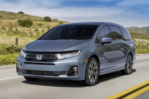 Топ лучших минивэнов 2025 года: рейтинг моделей для семьи и бизнеса