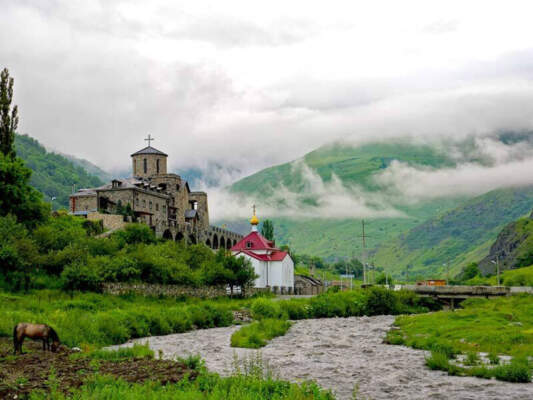 ТОП-10 автомобильных маршрутов по России для отпуска на колёсах