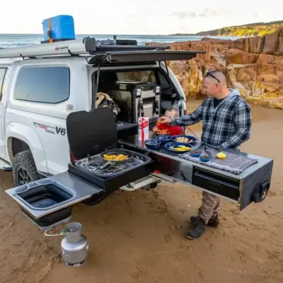 Мини-кухни, багажные боксы и душ для авто: оборудование кемпинга