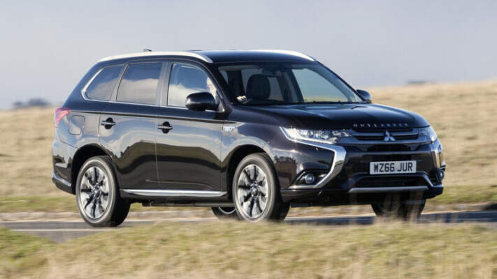 Mitsubishi Outlander III: CVT, 4WD и слабые места семейного кроссовера