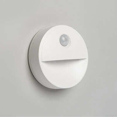 Освещение участка на солнечных батареях: миф или реальная экономия?