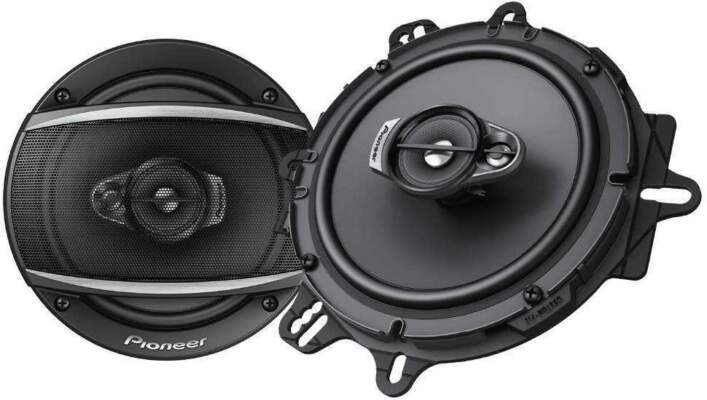 Обновление мультимедийной системы в автомобиле: бюджетные варианты в 2025 году