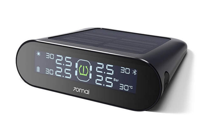 Автомобильные часы и хабы: гаджеты с сенсорным управлением