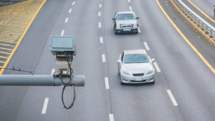 Что изменится для водителей в 2026 году: анонсированные поправки в ПДД и КоАП (скорость, шины, новые составы нарушений)