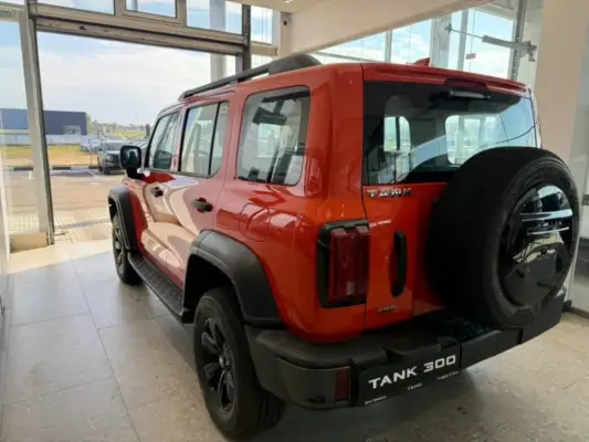 Tank 300 в городе и лёгком офф‑роуде: где кончается «красивый внедорожник»