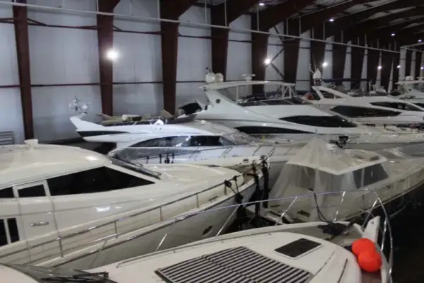 Зимняя консервация катера: советы профессионалов