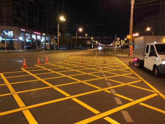 Жёлтая разметка и остановка у обочины: как читать разметку и не получить штраф