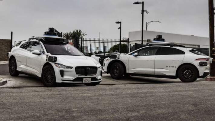 Автономное вождение в 2025 году: сравнение уровней 3–4 автономности, доступных в новых моделях